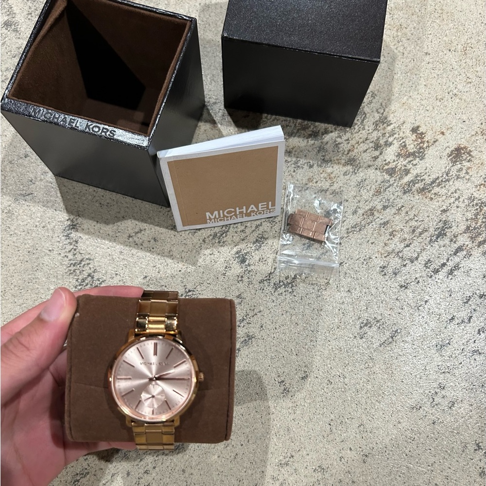 Micheal Kors Rose Gold Watch Style: MK3501